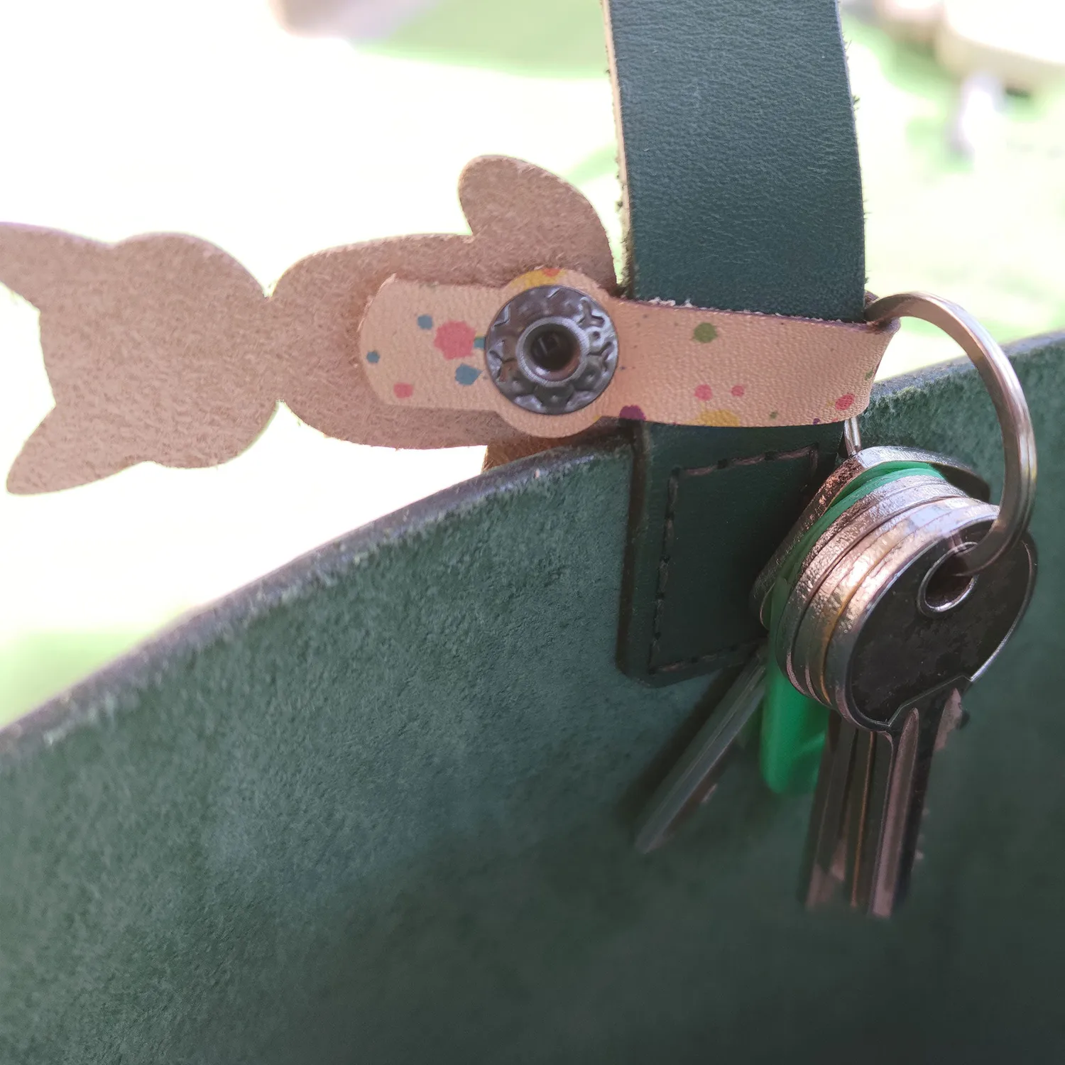 CagnaCuir Atelier Le Chat range-câble cuir splash déco sac
