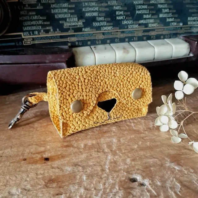 Atelier Anne R Wouf pochette sachets cuir ocre