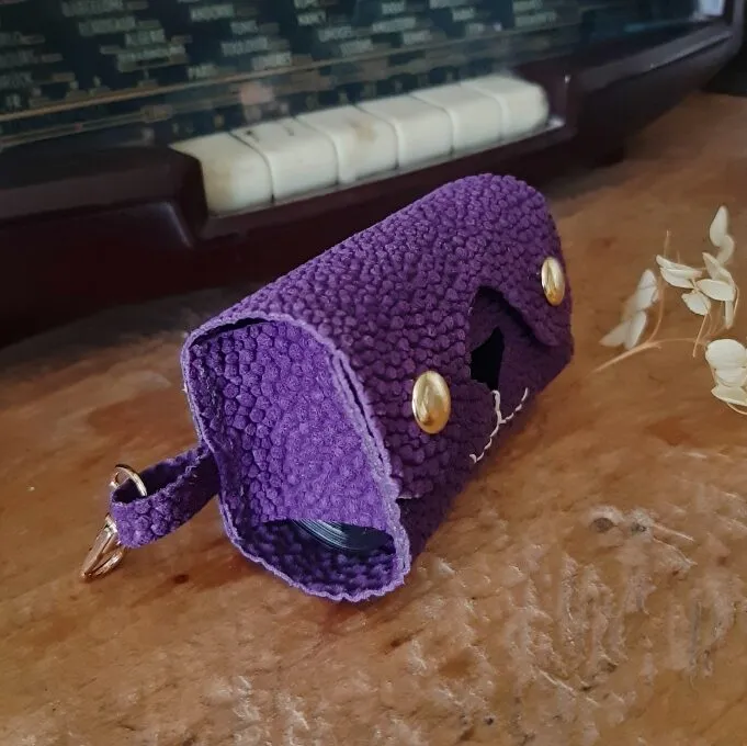 Atelier Anne R Wouf pochette cuir violet sacs chien