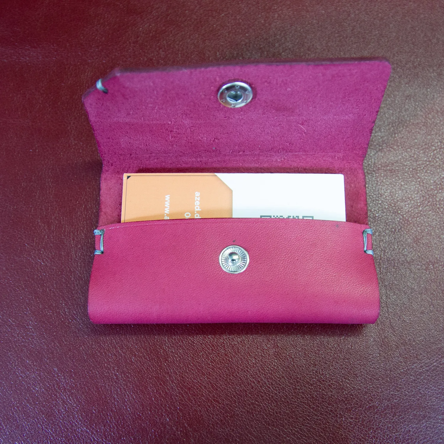 CagnaCuir Atelier Le Discret porte-cartes cuir fuschia 12 cartes
