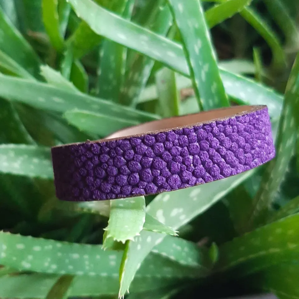 Atelier Anne R Occavus bracelet cuir violet galuchat