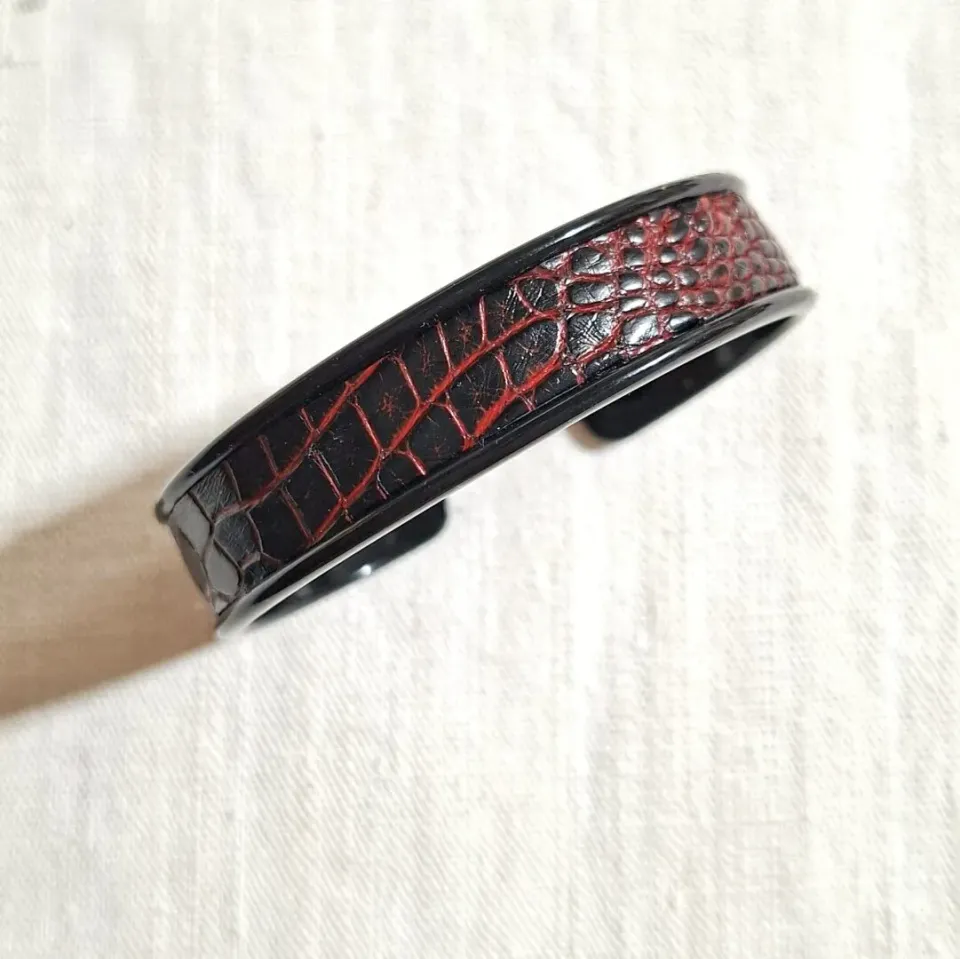 Atelier Anne R manchette bracelet cuir alligator noir réglable