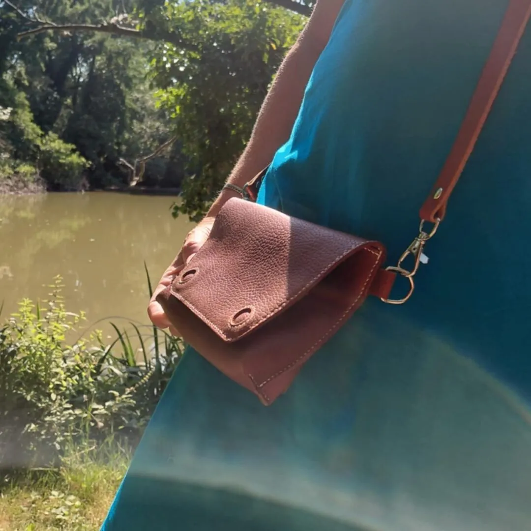 Atelier Anne R petit sac bandoulière cuir marron pull-up
