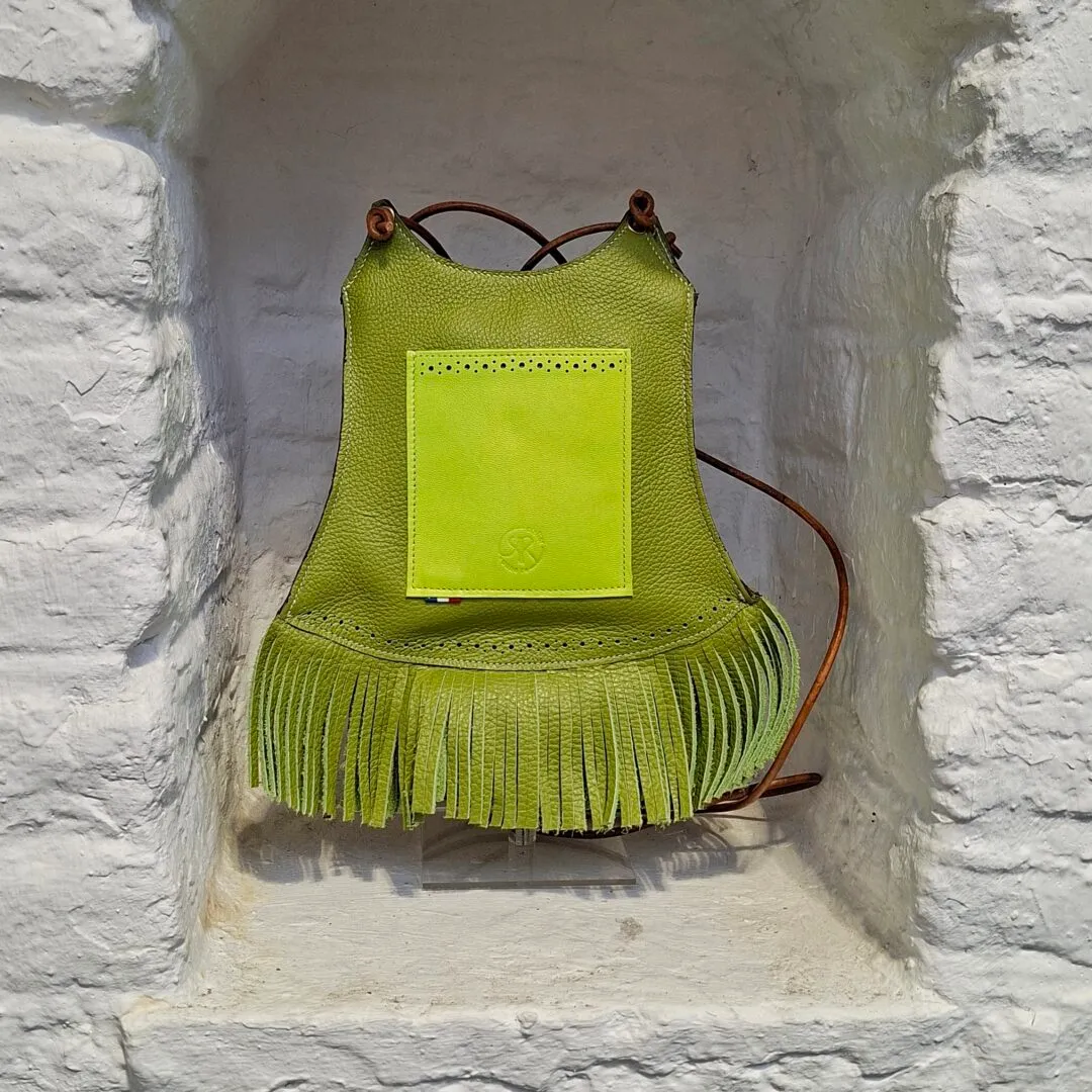 Atelier Anne R sac bandoulière cuir vert pistache franges