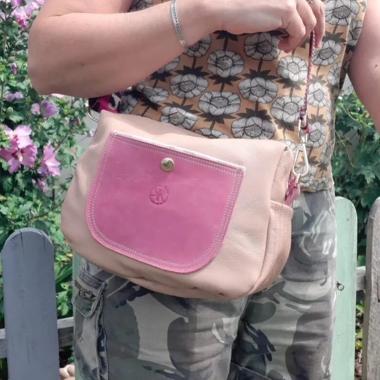 Atelier Anne R sac bandoulière cuir beige rosé framboise