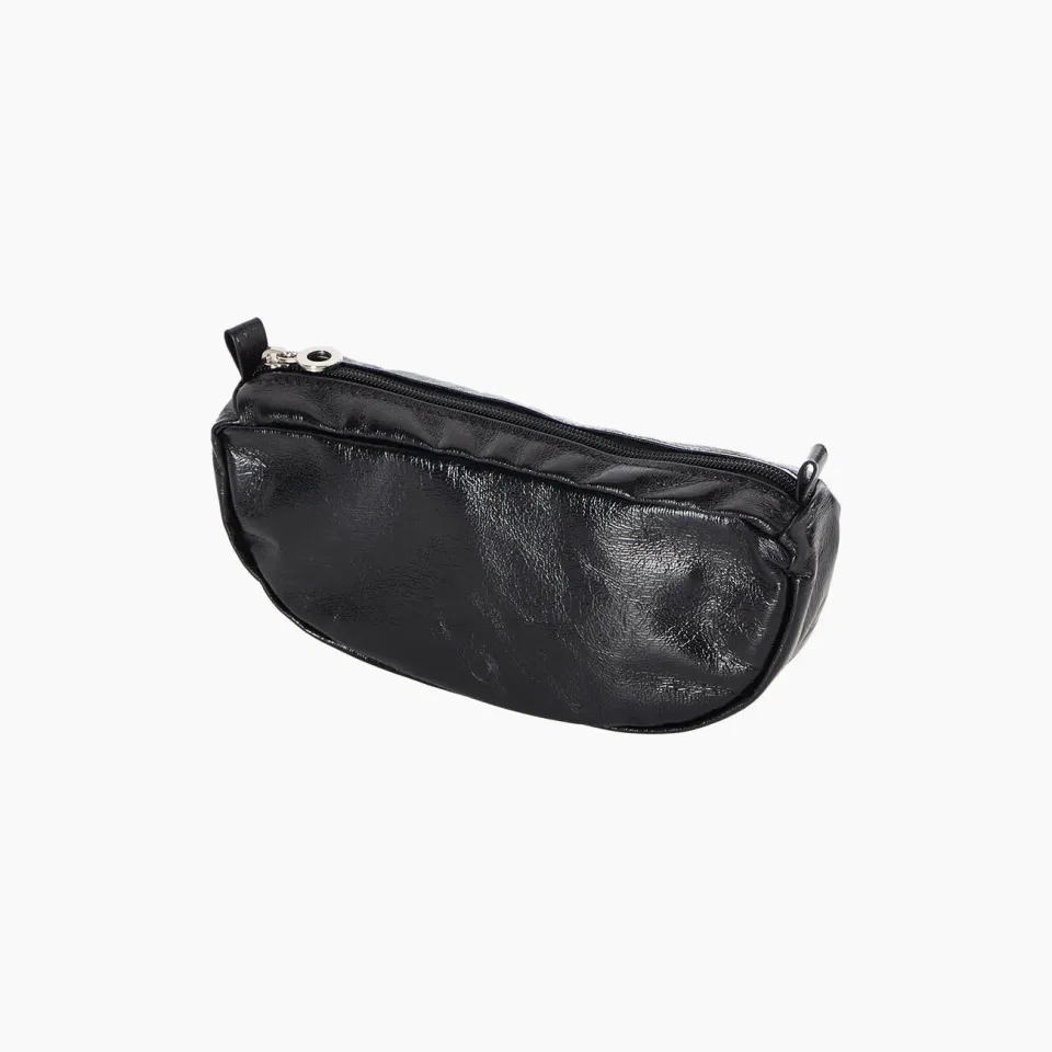 O bag Oblò sacca pochette laminée noire craquelée