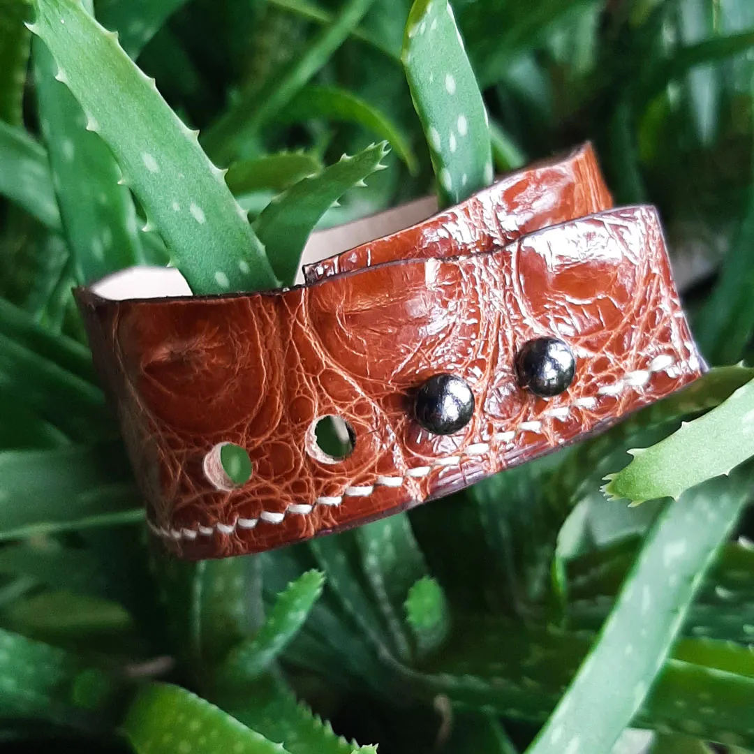 Atelier Anne R Grand Occavus bracelet cuir marron brillant