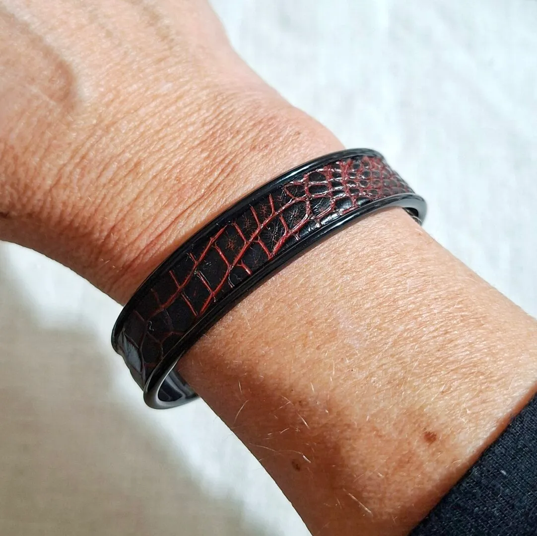 Atelier Anne R manchette bracelet cuir alligator noir réglable