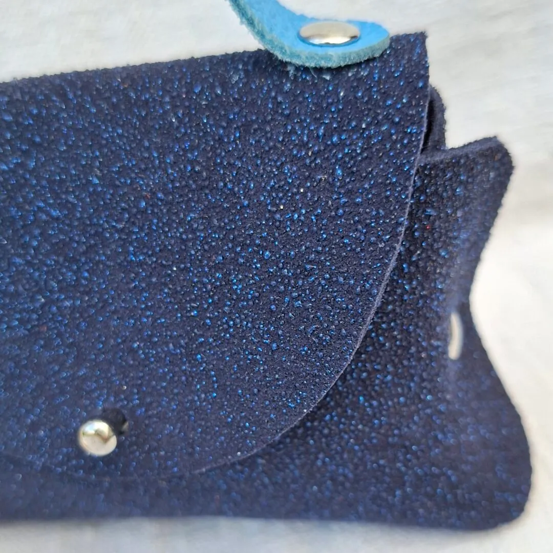 Atelier Anne R petit sac cuir bleu nuit pailleté sans couture