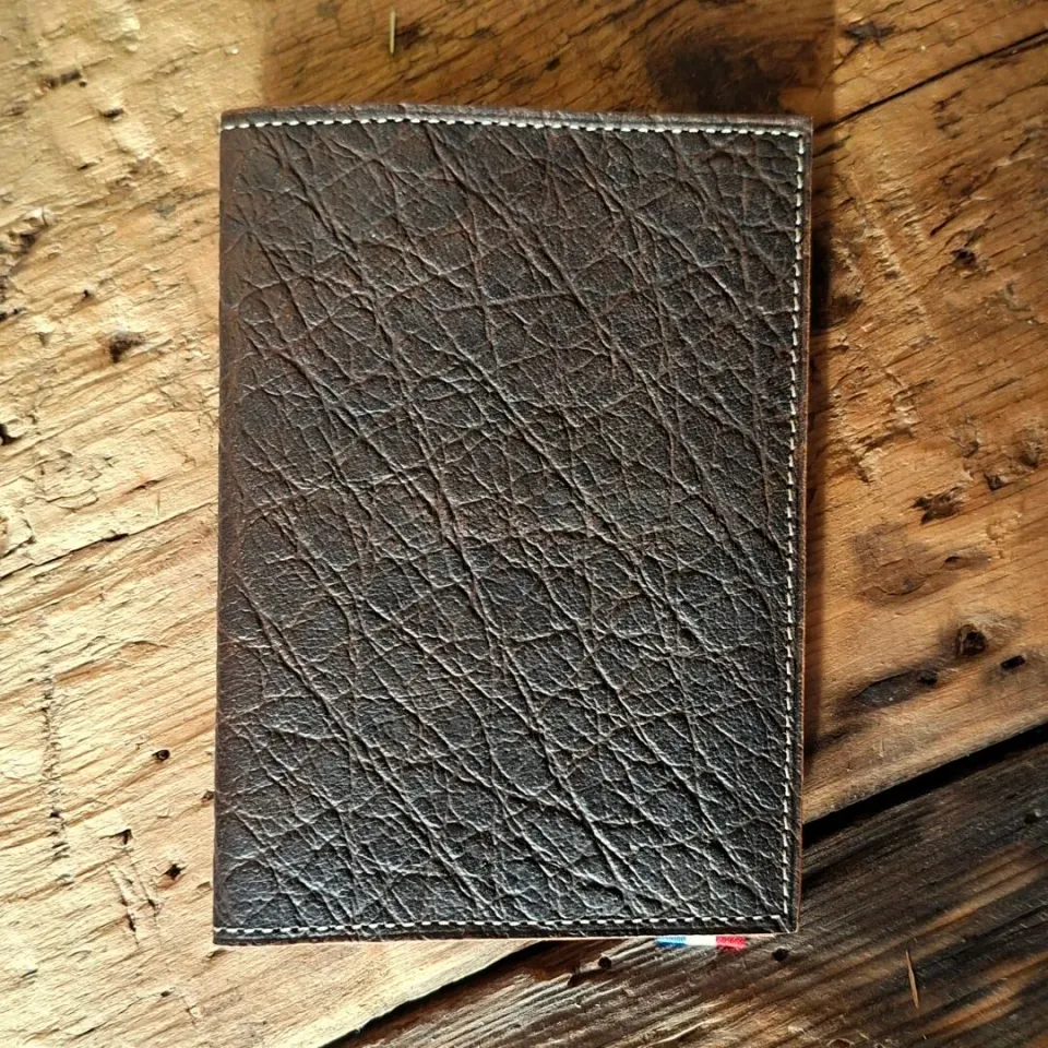 Atelier Anne R porte-passeport cuir marron foncé