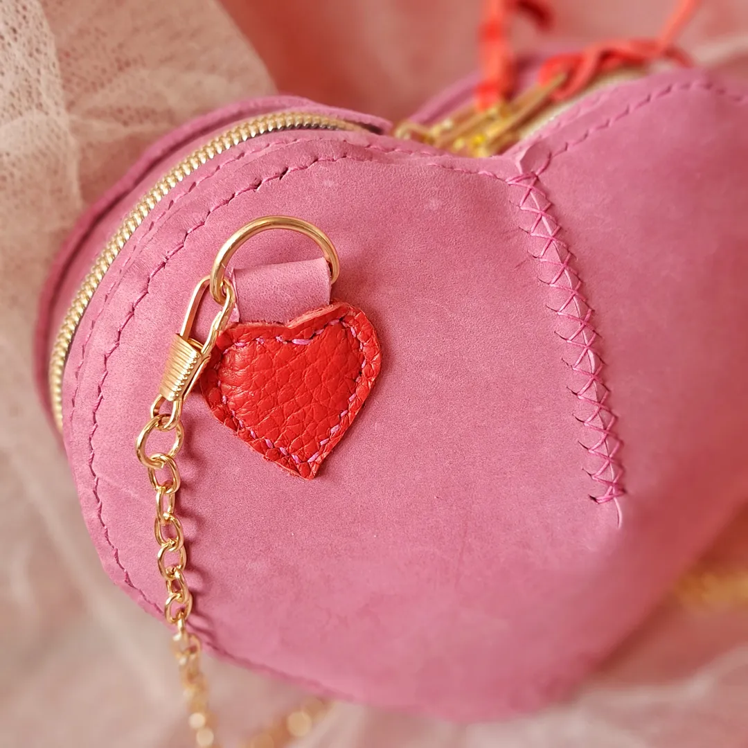 Atelier Anne R sac cœur cuir rose 18 cm tannage végétal