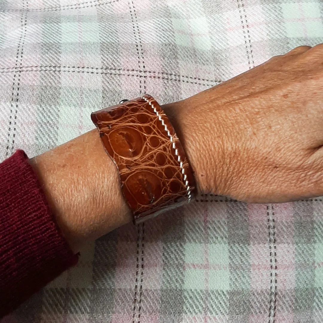 Atelier Anne R Grand Occavus bracelet cuir marron brillant