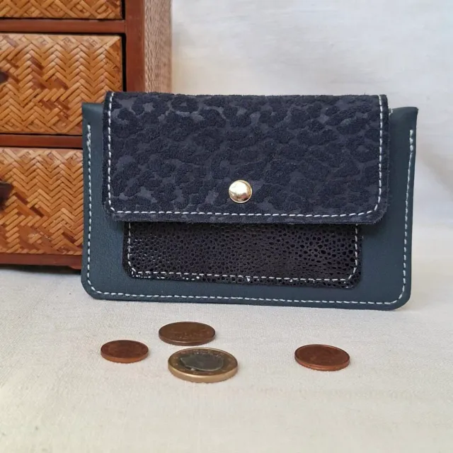Atelier Anne R porte-monnaie cuir bleu marine panthère