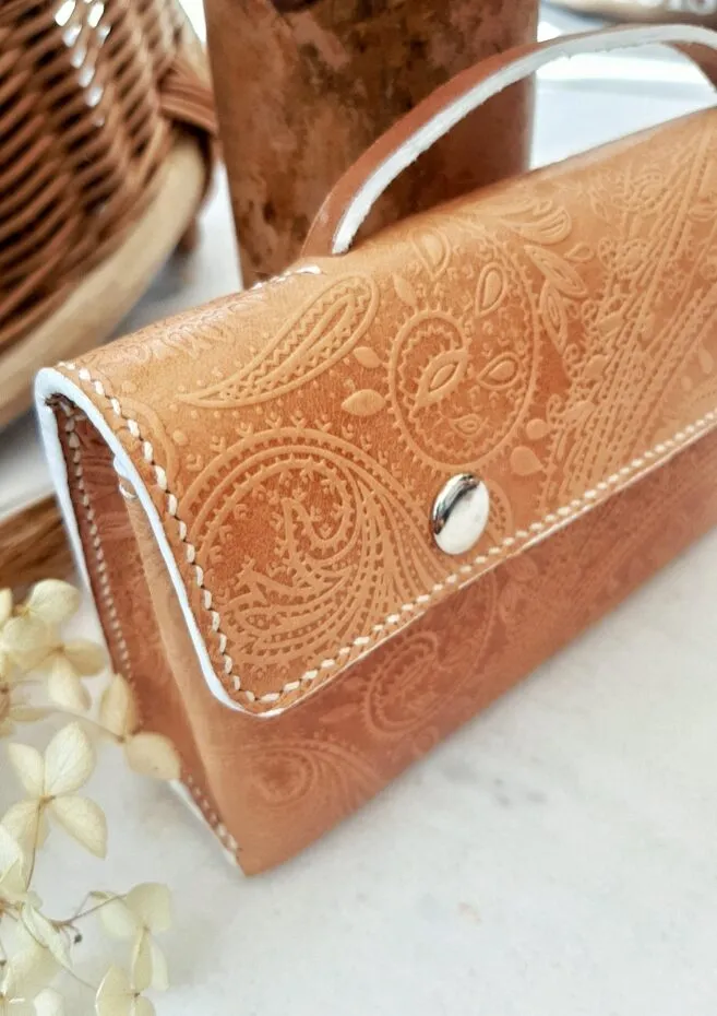 Atelier Anne R Amore pochette cuir cachemire miel