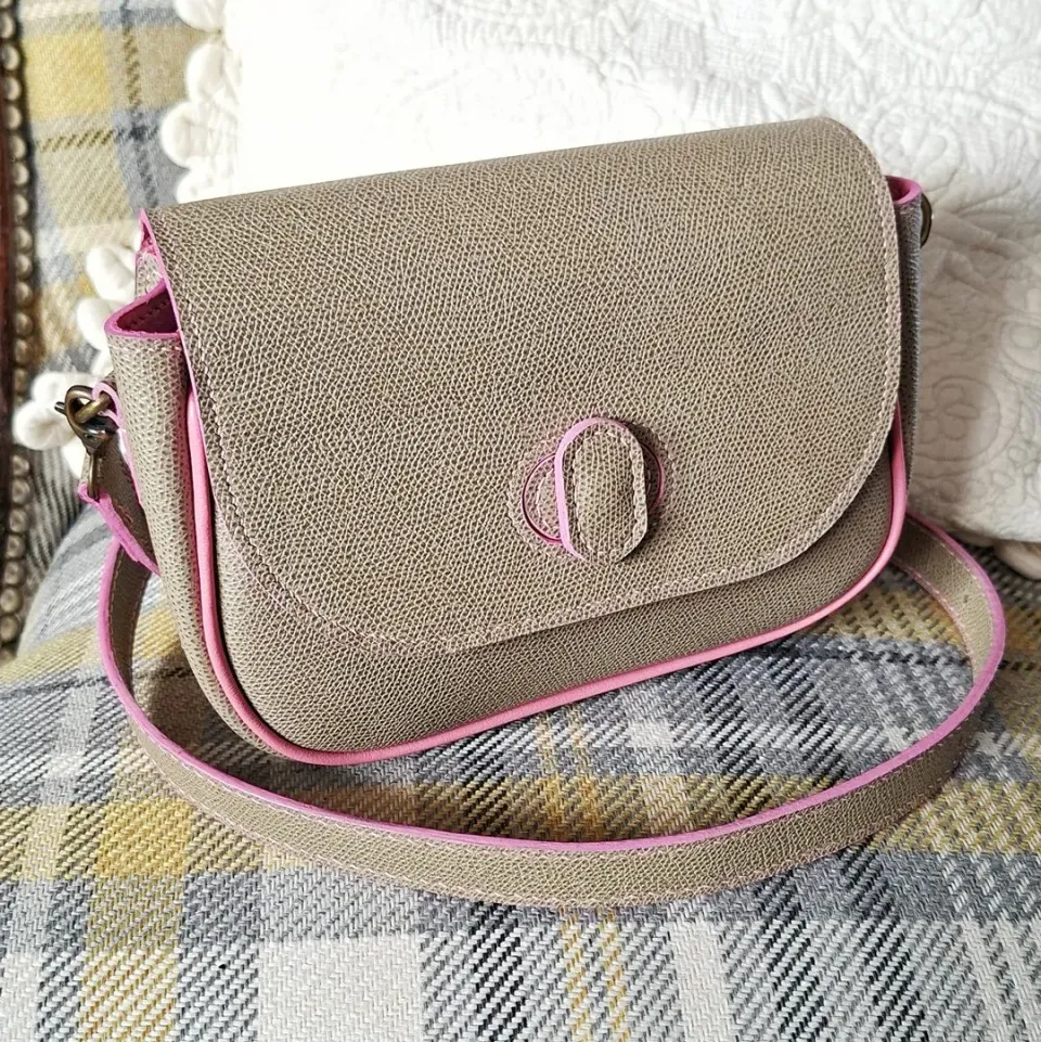 Atelier Anne R sac bandoulière cuir Epsom taupe rose