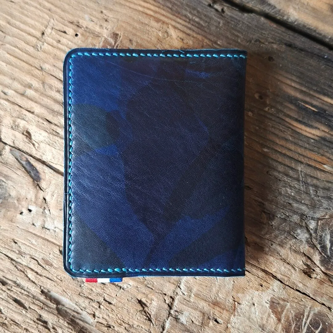 Atelier Anne R porte-cartes cuir bleu camouflage 6 cartes