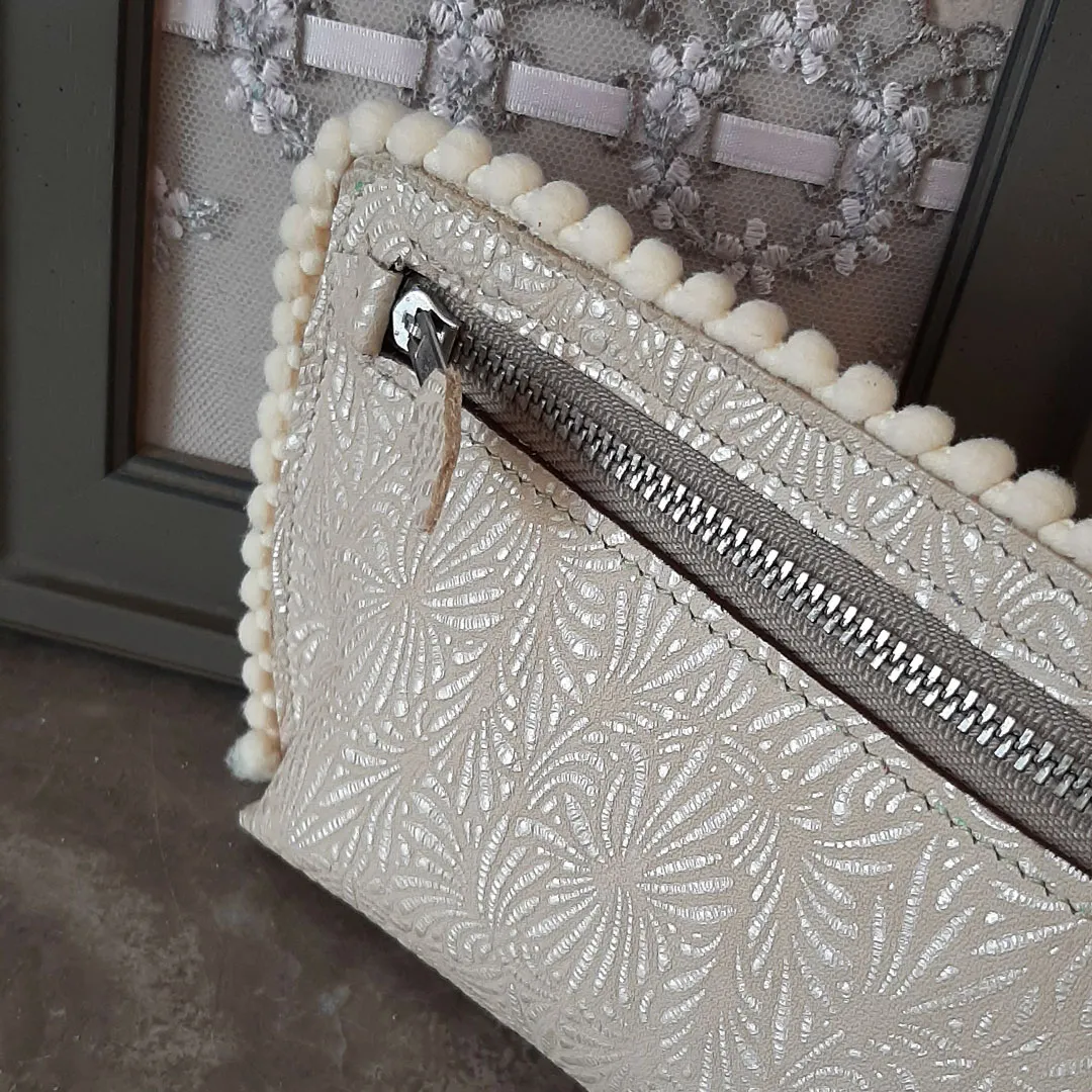 Atelier Anne R Florentine trousse cuir crème irisé zip