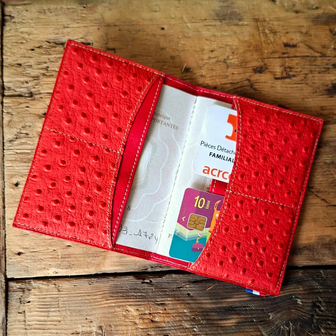 Atelier Anne R porte-passeport cuir rouge autruche