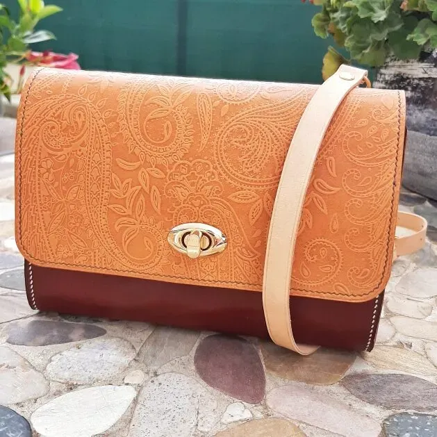 Atelier Anne R sac cartouchière cuir végétal marron