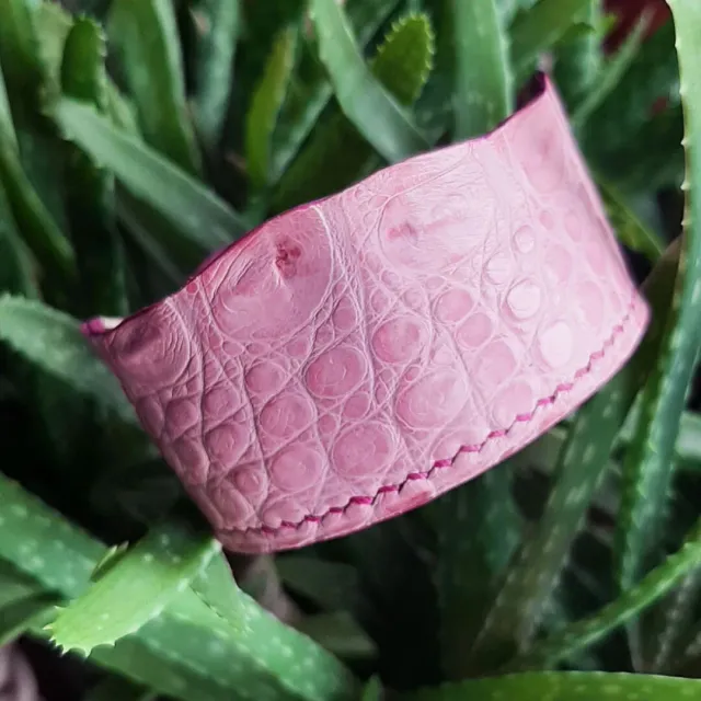 Atelier Anne R Grand Occavus bracelet cuir rose réglable