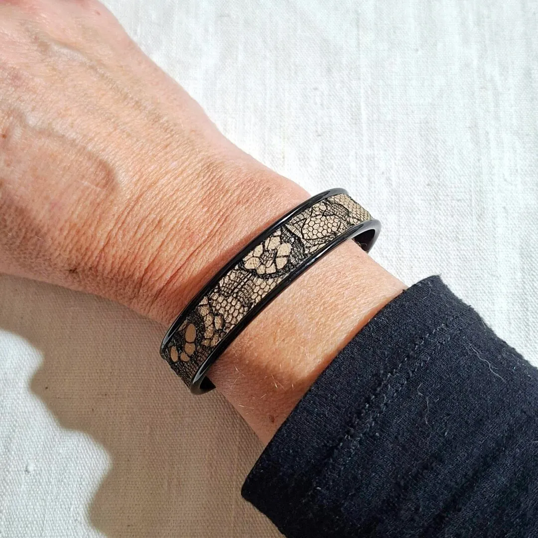 Atelier Anne R manchette cuir dentelle noire métal noir 1 cm