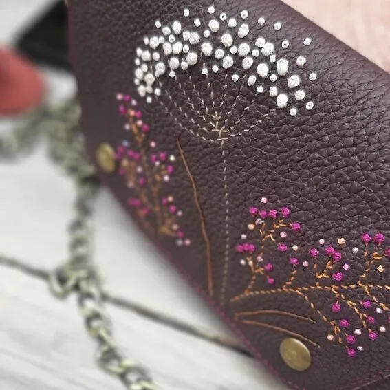 Atelier Anne R petit sac cuir bordeaux broderie florale