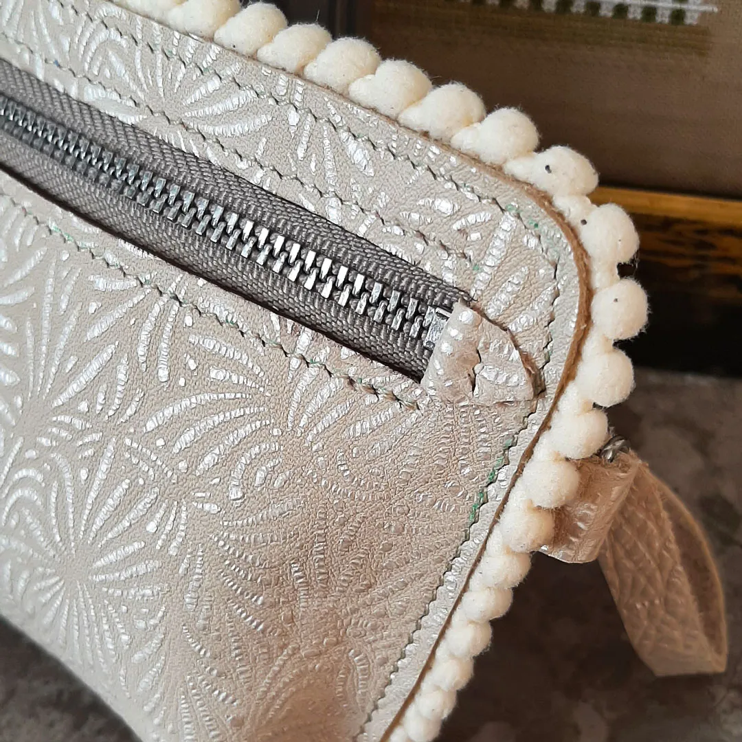 Atelier Anne R Florentine trousse cuir crème irisé zip