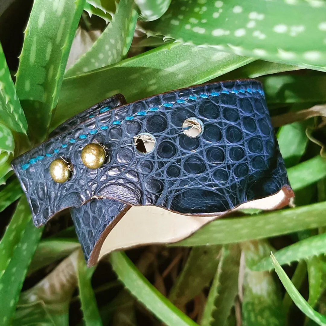 Atelier Anne R Grand Occavus bracelet alligator bleu