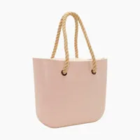 O bag Classic sac complet corde rose fumé porté épaule