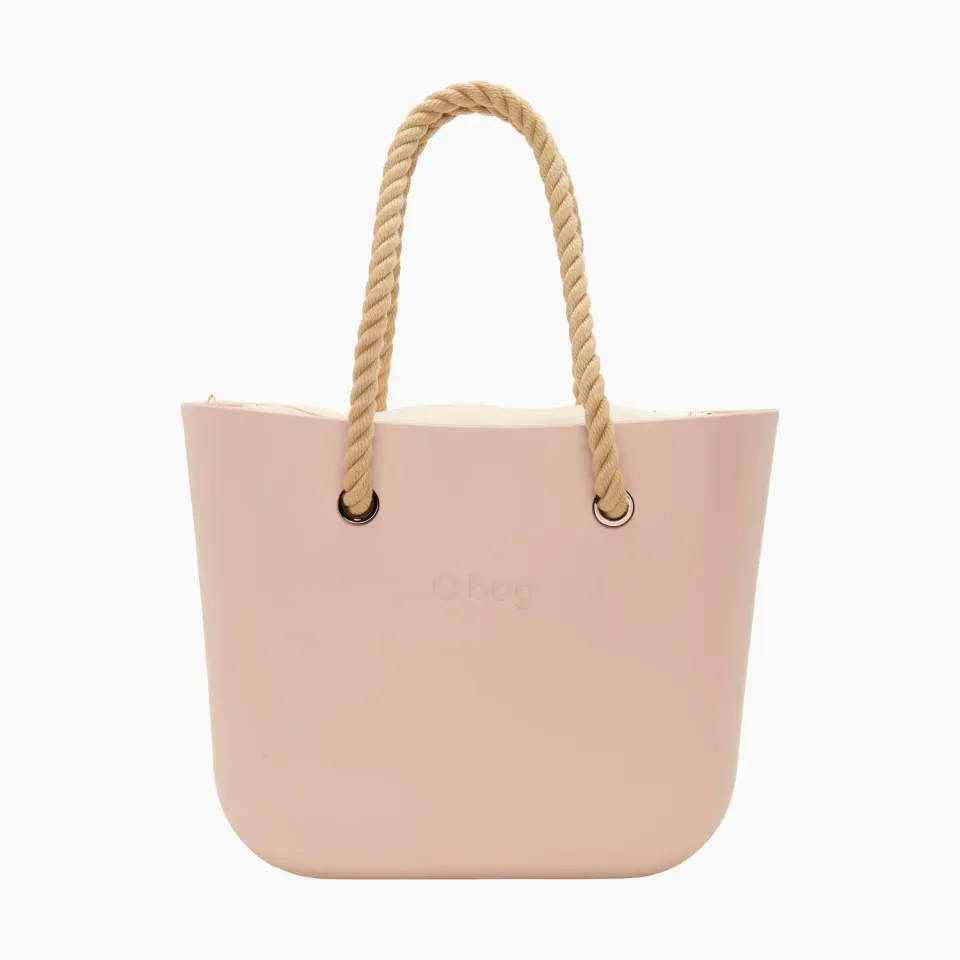 O bag Classic sac complet corde rose fumé porté épaule