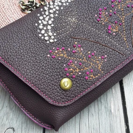 Atelier Anne R petit sac cuir bordeaux broderie florale