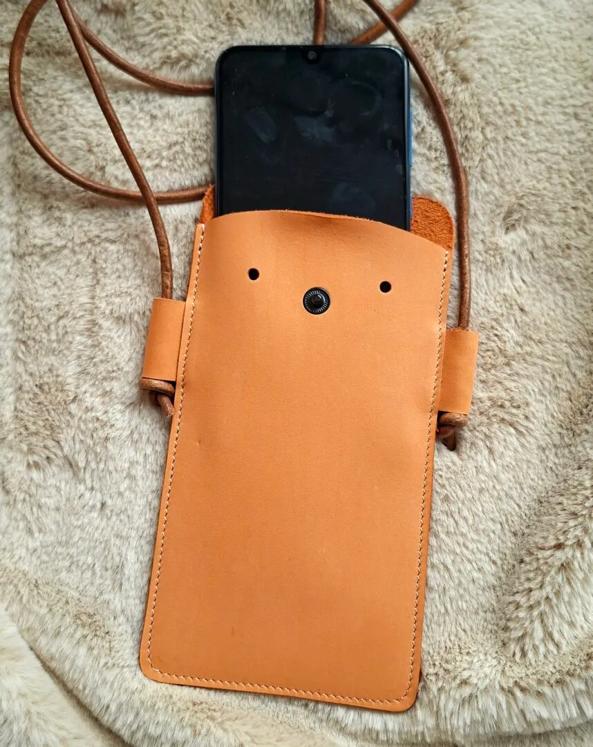 Atelier Anne R Frère des Pins pochette portable cuir orange