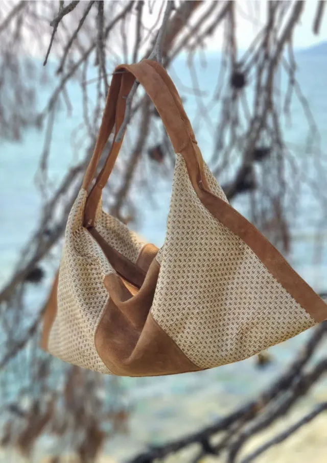 Hexagone Cuir Papaye cabas paille daim naturel camel 52cm