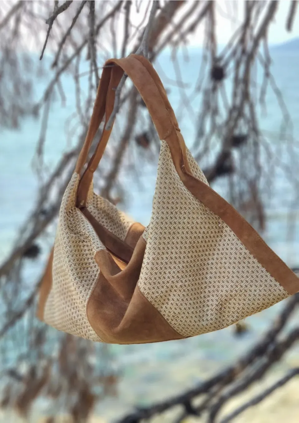 Hexagone Cuir Papaye cabas paille daim naturel camel 52cm
