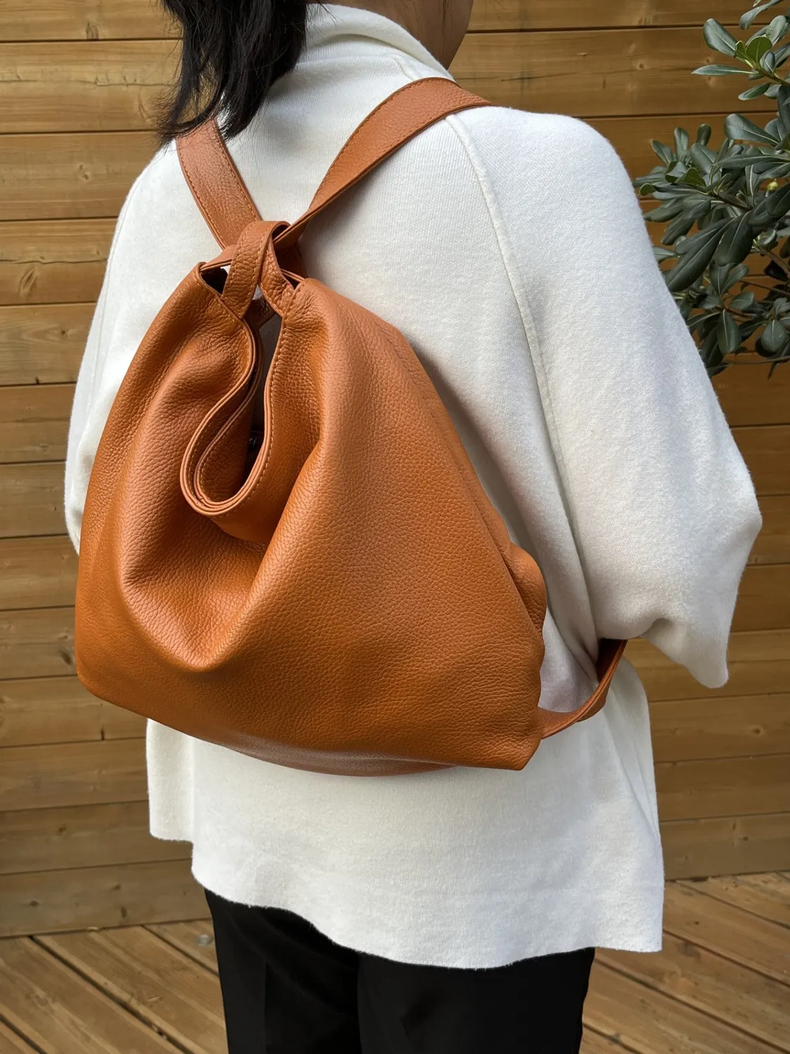 Hexagone Cuir Sad Astucieux sac dos femme cognac cuir grainé