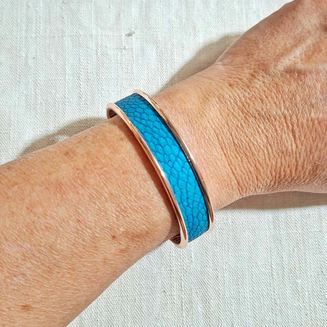 Atelier Anne R manchette cuir saumon turquoise