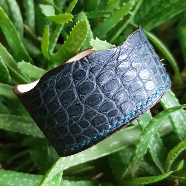 Atelier Anne R Grand Occavus bracelet alligator bleu