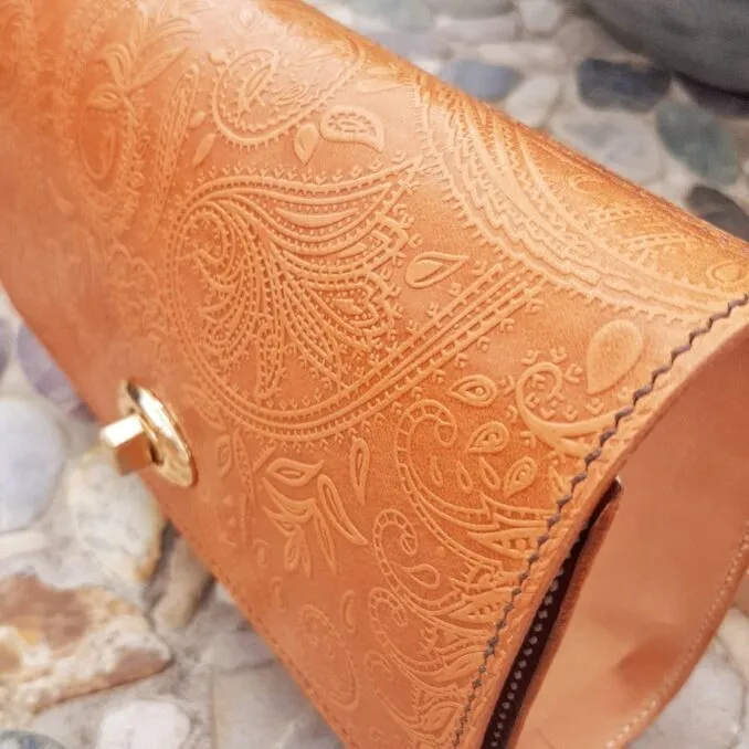 Atelier Anne R sac cartouchière cuir végétal marron