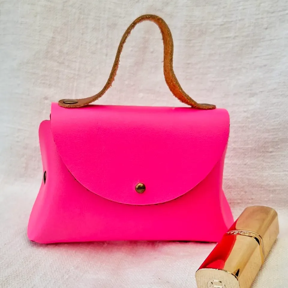Atelier Anne R petit sac cuir rose fluo poignée marron