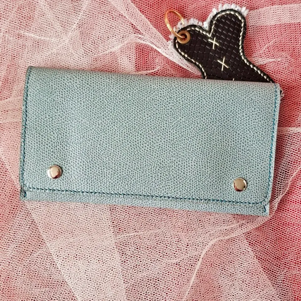 Atelier Anne R Compagnon Epsom portefeuille cuir bleu 3 volets