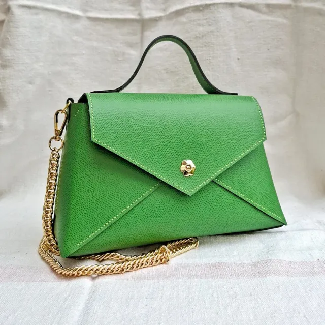Atelier Anne R sac enveloppe cuir vert cousu main