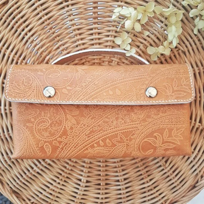 Atelier Anne R Amore pochette cuir cachemire miel