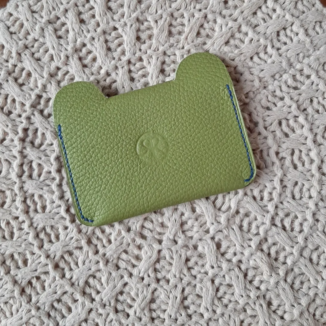 Atelier Anne R Frère des Pins porte-cartes cuir vert amande