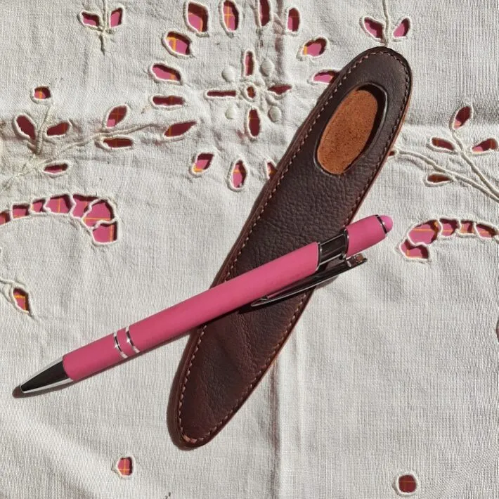 Atelier Anne R étui stylo cuir sur-mesure cousu main