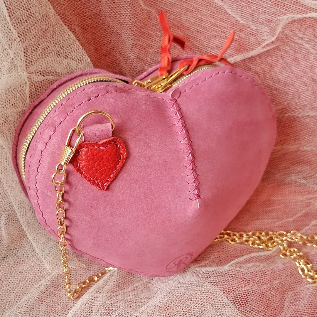 Atelier Anne R sac cœur cuir rose 18 cm tannage végétal