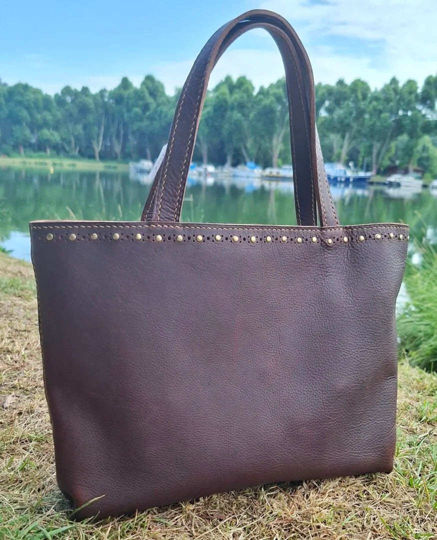 Atelier Anne R cabas cuir pull-up marron foncé grainé