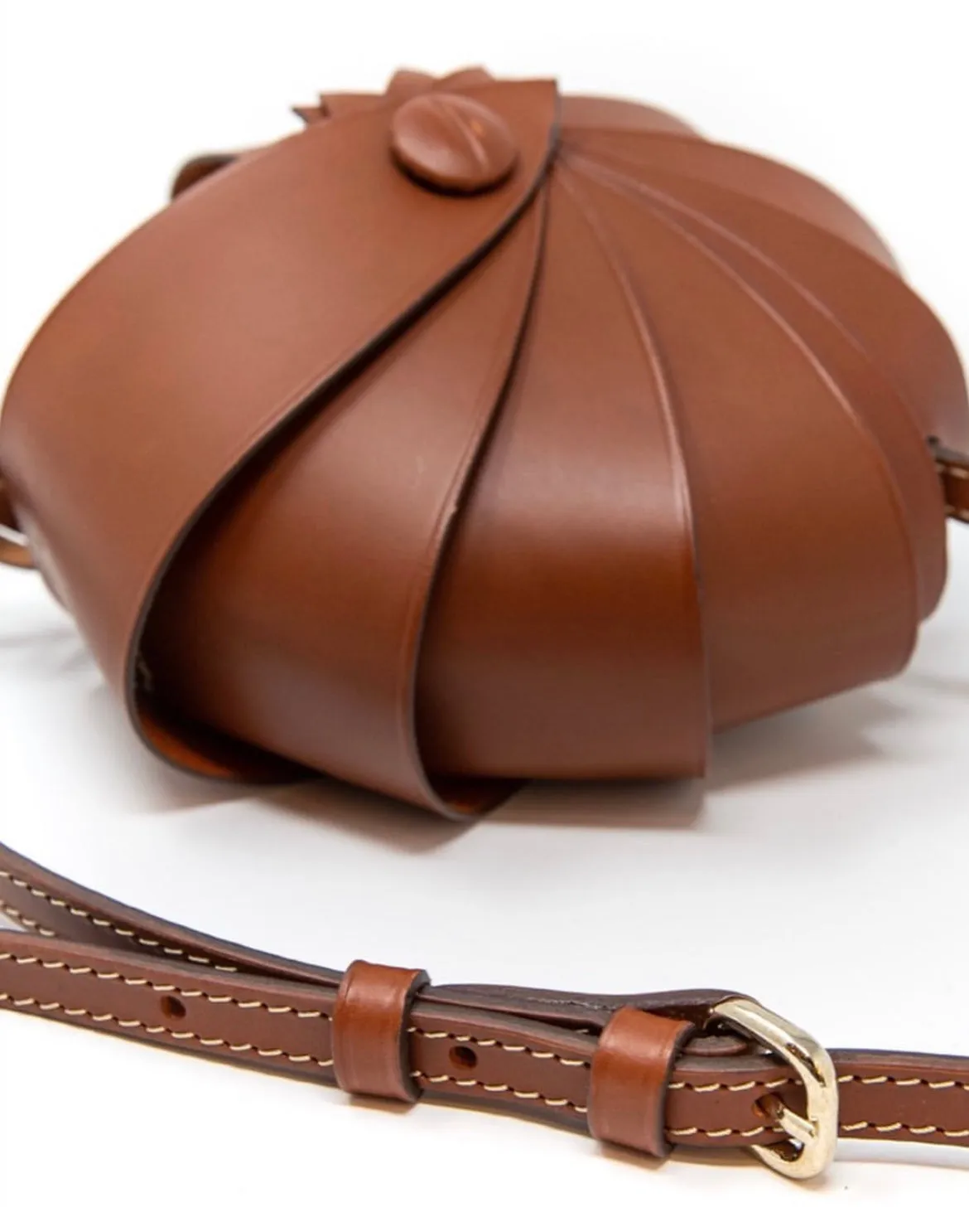 Hexagone Cuir Toupie sac bandoulière cuir cognac rond