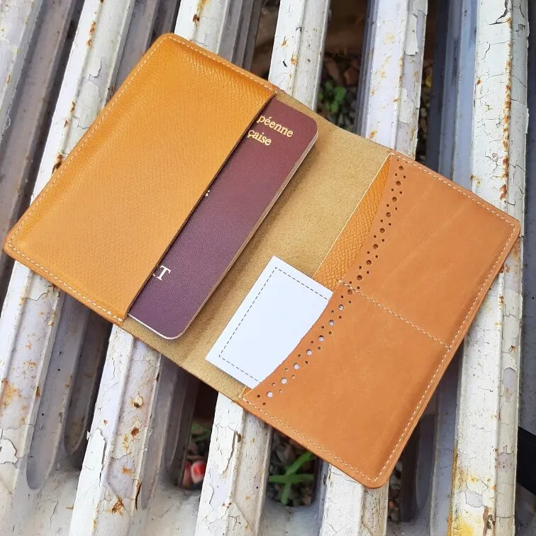 Atelier Anne R porte-passeport cuir Epsom caramel