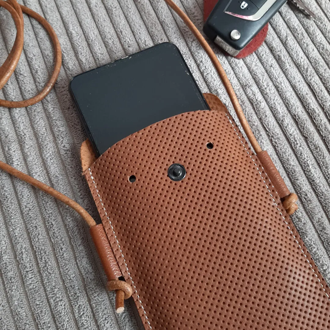 Atelier Anne R Frère des Pins pochette portable cuir