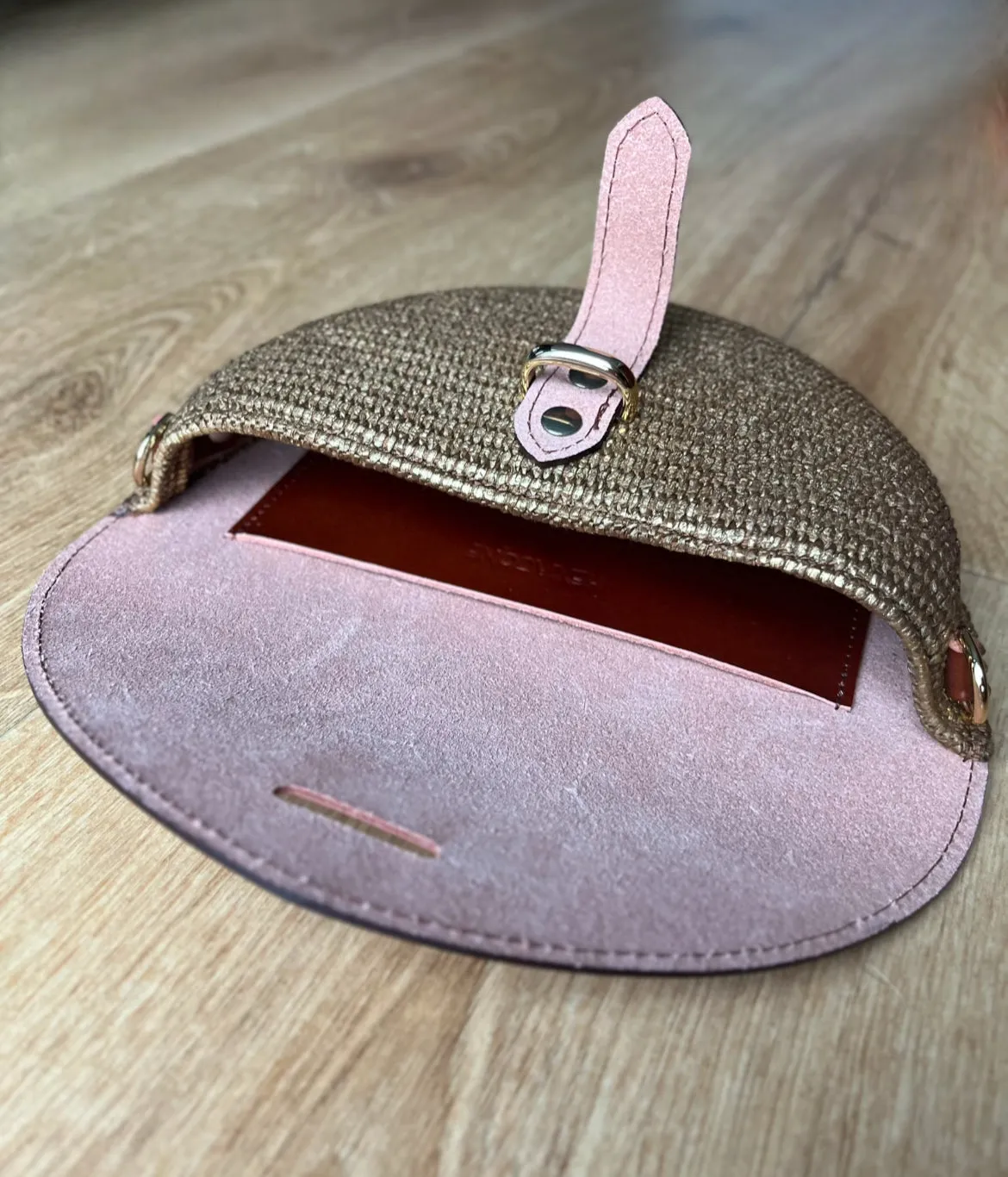 Hexagone Cuir Soleil sac à main cuir raphia cognac